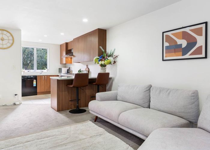  at 24 Albionvale Road, Glen Eden, Waitakere City, Auckland