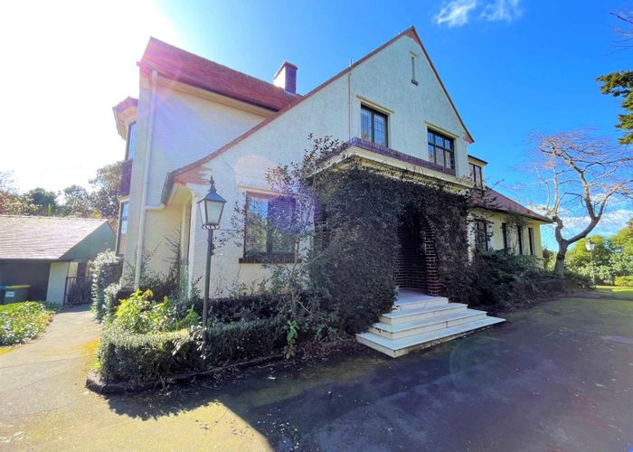  at 1 Pukerangi Crescent, Ellerslie, Auckland