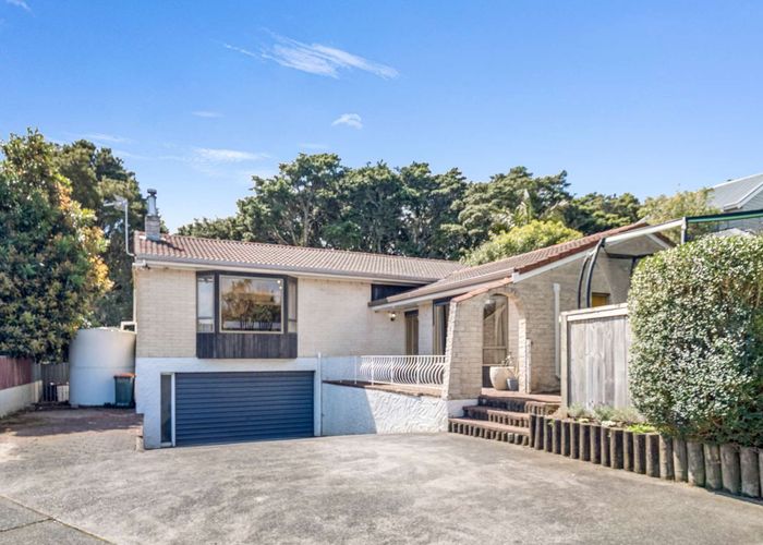  at 8 Deodar Place, Totara Heights, Manukau City, Auckland