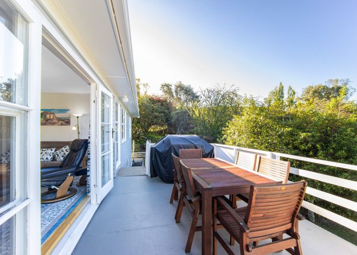  at 8 Vinceroy Place, Green Bay, Waitakere City, Auckland