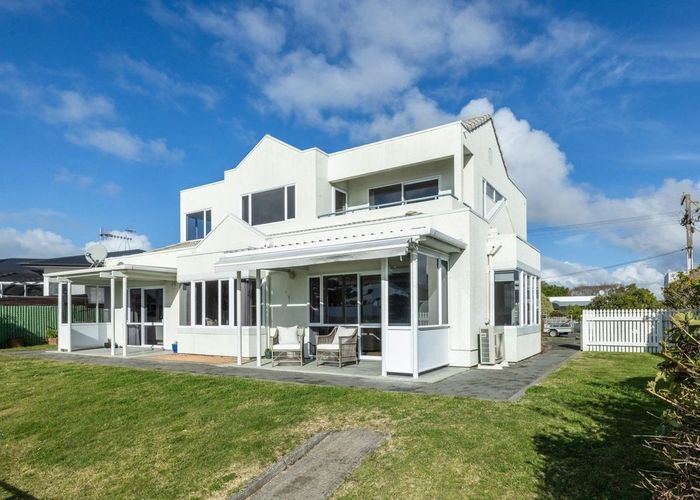  at 7 Charles Street, Westshore, Napier