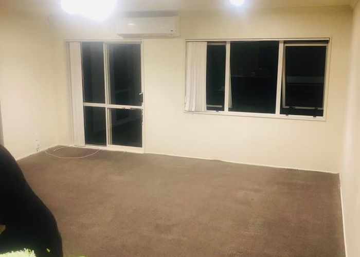  at 52 Glenveagh Park Drive, Weymouth, Auckland