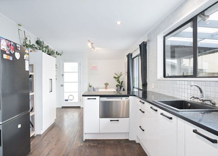  at 37 Pomaria Road, Henderson, Auckland