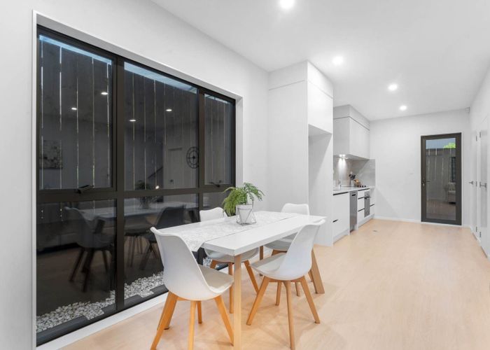  at 4/1 Edgewood Way, Henderson, Waitakere City, Auckland