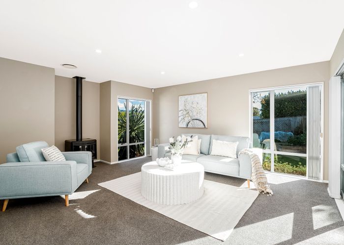  at 6 Sumner Terrace, Aotea, Porirua