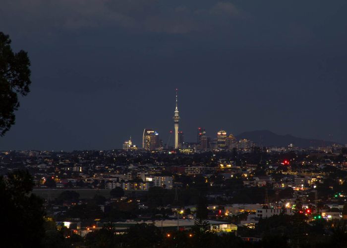  at 1/228 Old Titirangi Road, Titirangi, Auckland