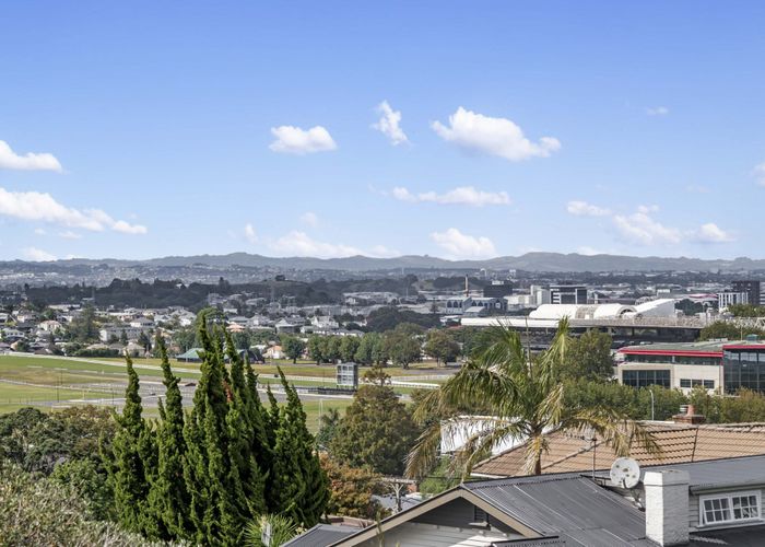  at 17/37 St Vincent Avenue, Remuera, Auckland City, Auckland