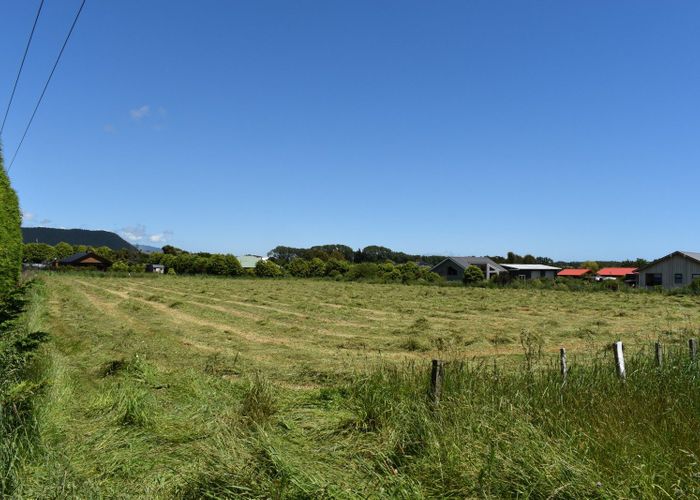 For sale 69 Waikawa Beach Road, Manakau, Horowhenua, Manawatu