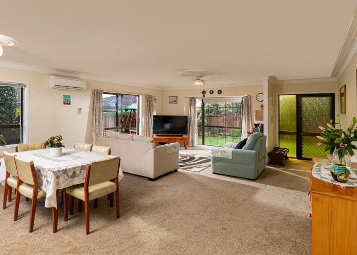  at 4/66 Rathgar Road, Henderson, Auckland