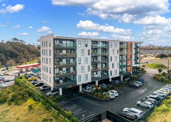  at 304/3 Kaipiho Lane, Albany, North Shore City, Auckland