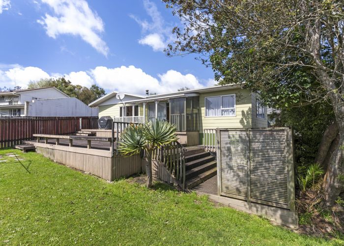  at 27 Brunner Road, Glen Eden, Auckland
