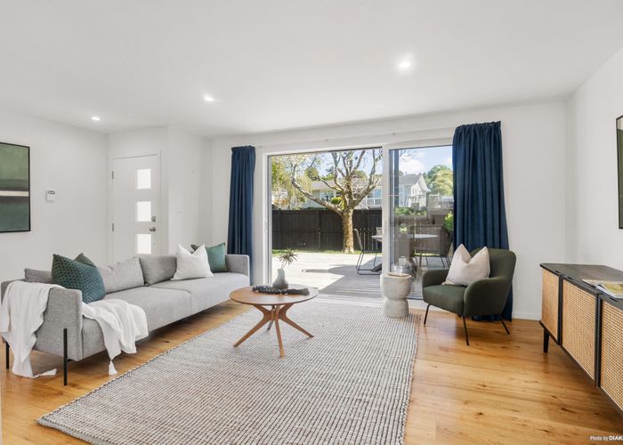  at 46 Lantana Road, Green Bay, Auckland