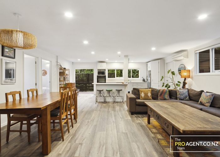  at 19 Laingholm Drive, Laingholm, Waitakere City, Auckland