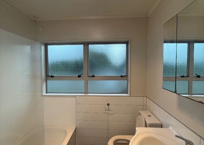  at 90 Commissariat Road, Mount Wellington, Auckland