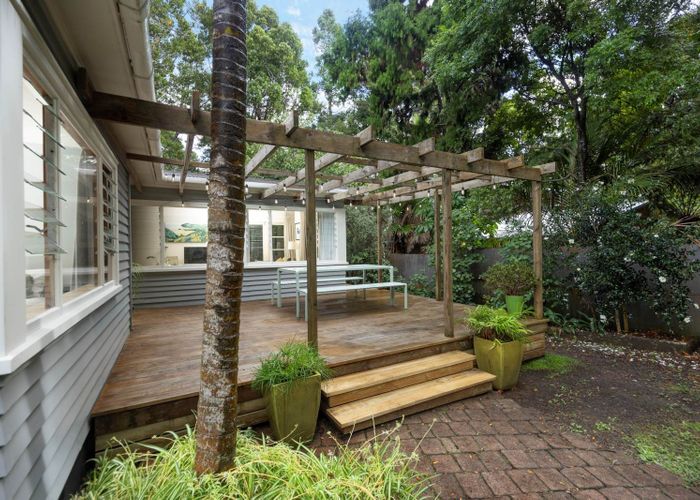  at 1 Valley View Road, Titirangi, Waitakere City, Auckland