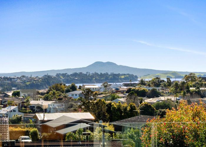  at 1 Charles Dickens Drive, Mellons Bay, Manukau City, Auckland