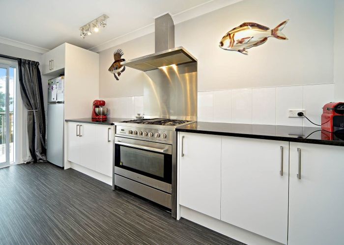  at 9 Khandallah Place, New Windsor, Auckland City, Auckland