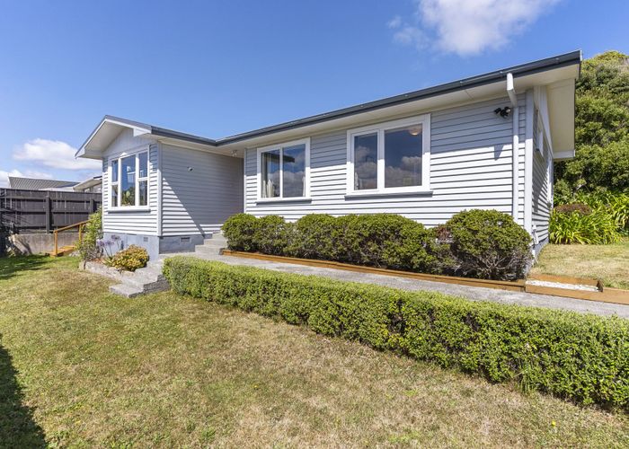  at 19 Kahikatea Grove, Paparangi, Wellington