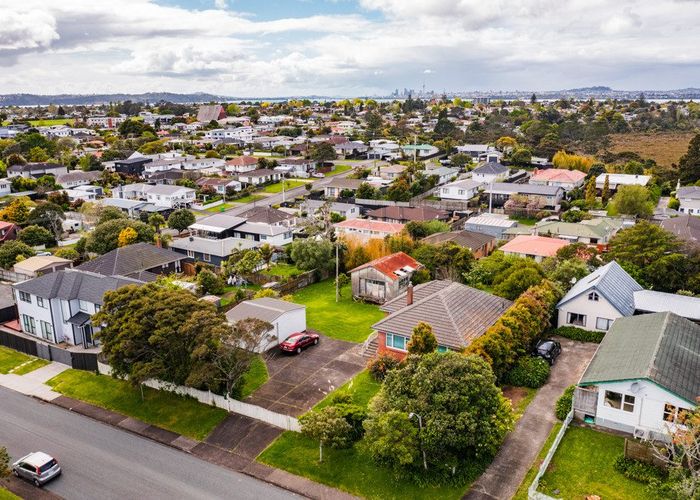  at 57 Taioma Crescent, Te Atatu Peninsula, Auckland