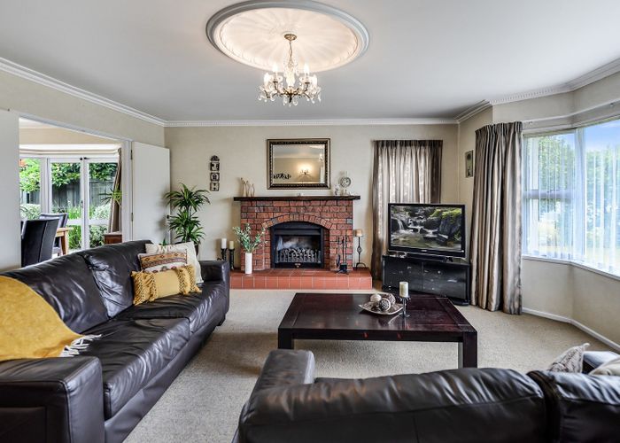  at 43 Chedworth Avenue, Chedworth, Hamilton