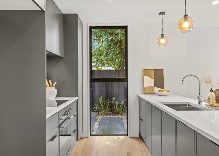  at 2/60 Innes Road, Merivale, Christchurch City, Canterbury