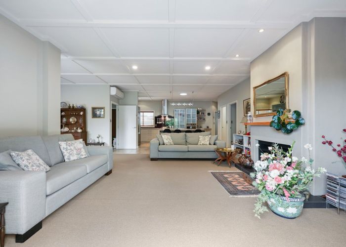  at 10 Aspen Court, Huntington, Hamilton