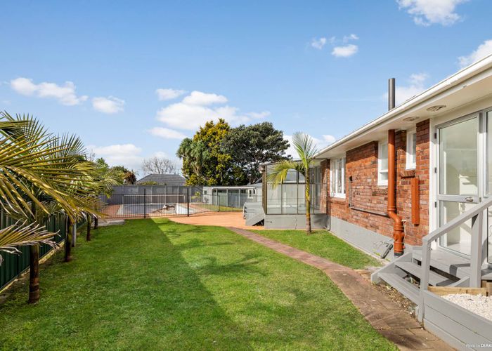  at 31 London Street, Te Atatu Peninsula, Auckland