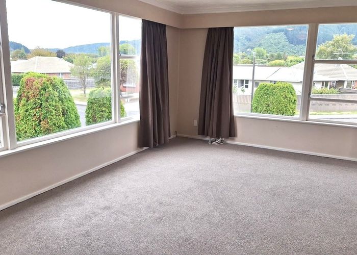  at 6 Whirinaki Crescent, Heretaunga, Upper Hutt