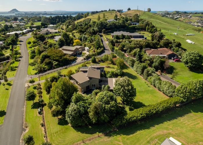  at 8 Roger Guy Place, Welcome Bay, Tauranga