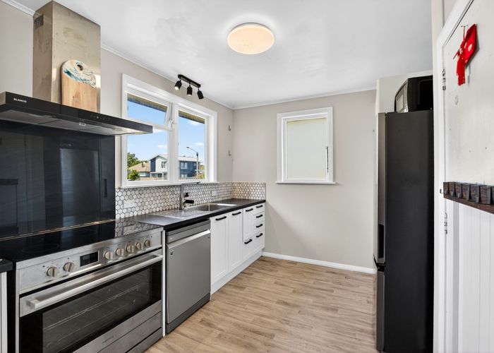  at 42 Williams Street, Marewa, Napier