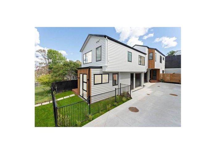  at 32D Sequoia Place, Sunnynook, Auckland