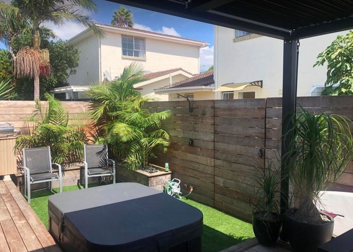  at 2/8 Cecil Road, Milford, Auckland