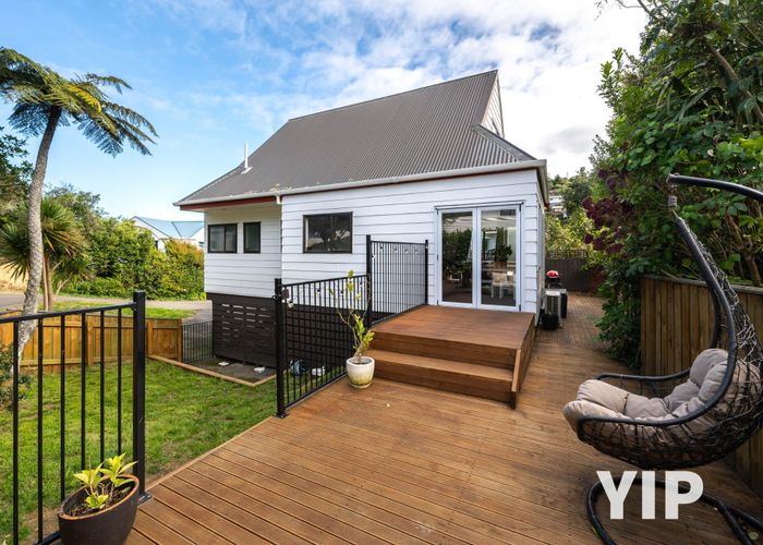 at 2/154 Newlands Road, Newlands, Wellington