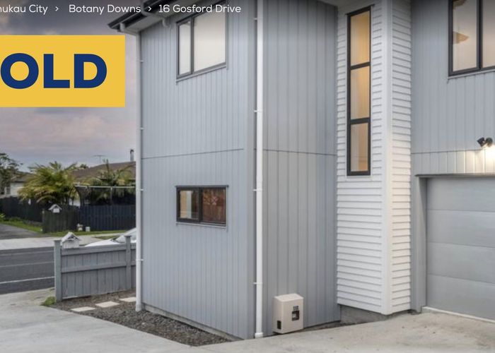  at 16 Gosford Drive, Botany Downs, Auckland