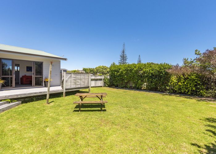  at 7 Adrian Grove, Waikanae Beach, Waikanae