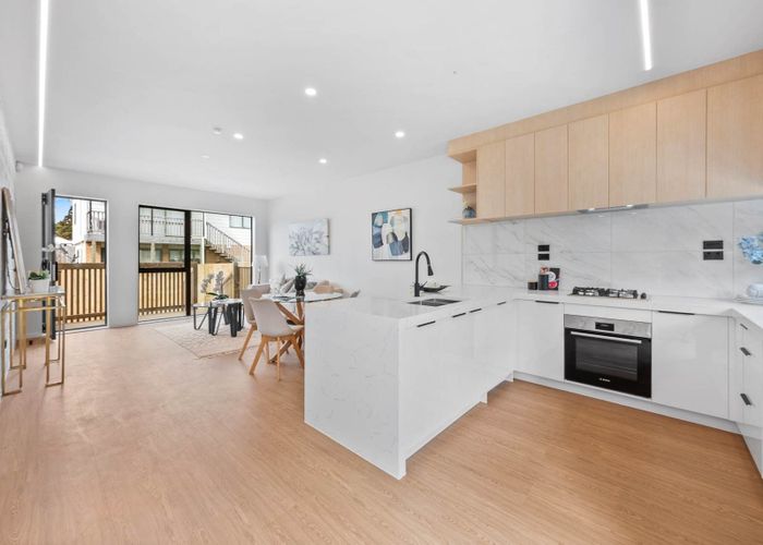  at 2/40 Hain Avenue, Mangere East, Manukau City, Auckland
