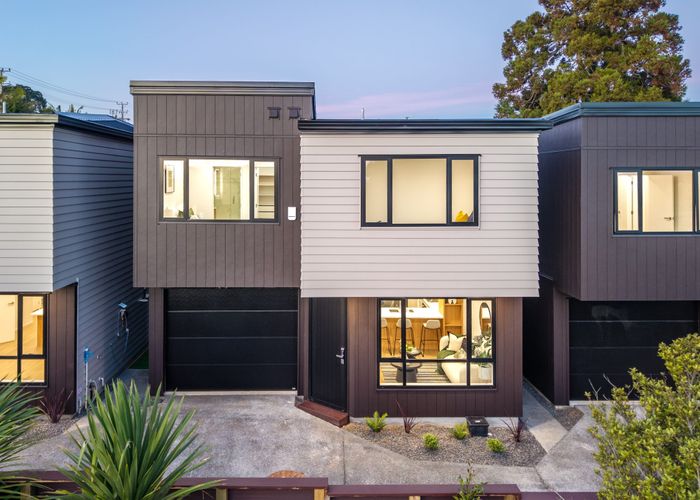 at 24A-F Roberts Road, Glenfield, North Shore City, Auckland