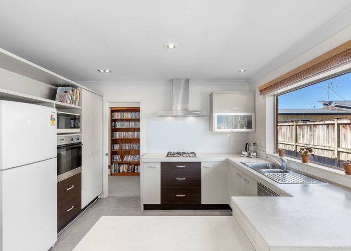  at 10 Allerton Place, Wattle Downs, Auckland