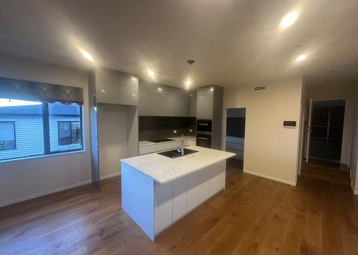 at 86 Fairview Ave, Fairview Heights, North Shore City, Auckland