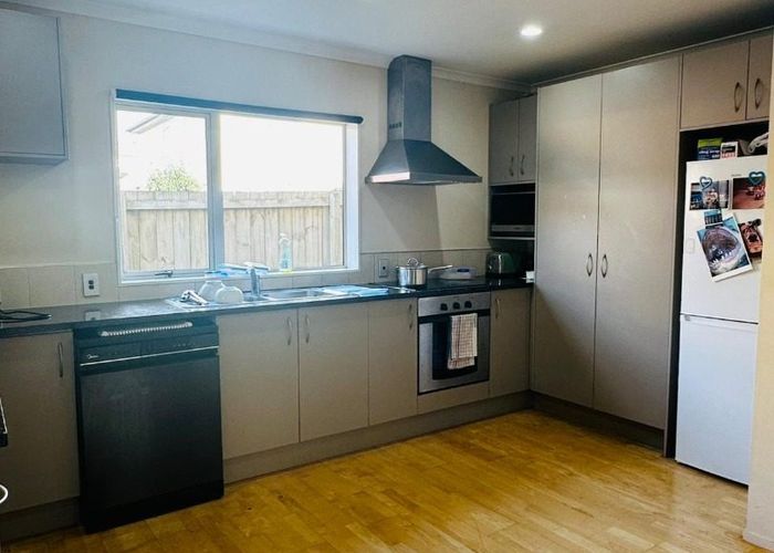  at 8 Magnolia Place, Flat Bush, Manukau City, Auckland
