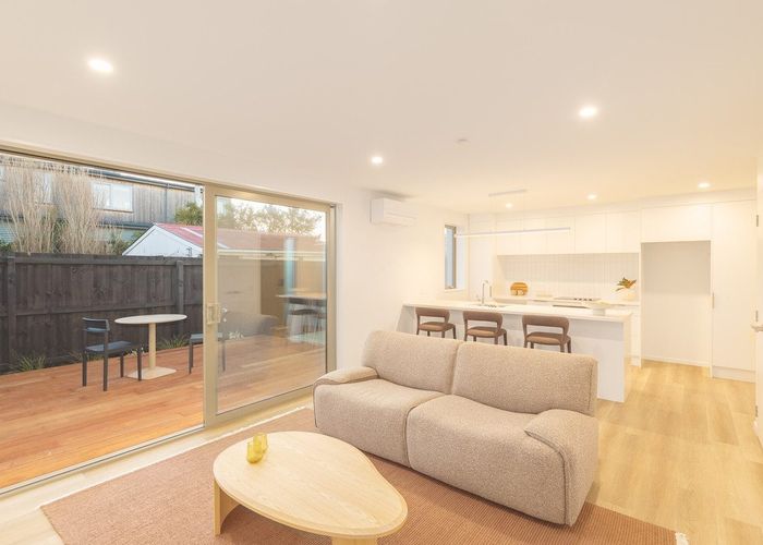  at 13 Effingham Street, North New Brighton, Christchurch City, Canterbury