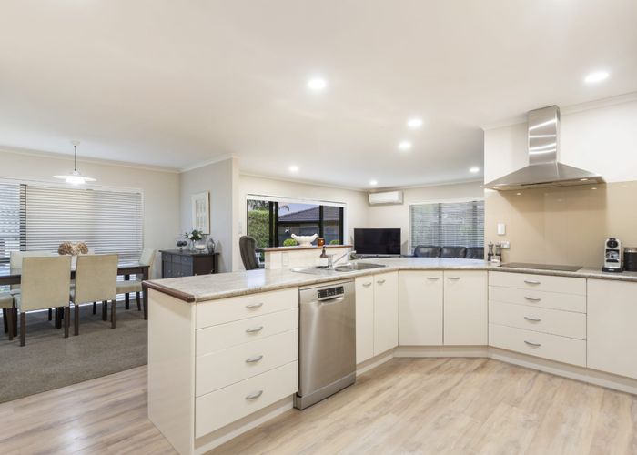  at 31 Lamia Place, The Gardens, Auckland