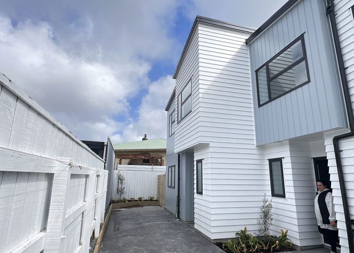  at B & C/2 Snell, Clouston Park, Upper Hutt, Wellington