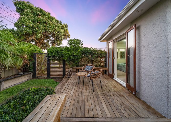  at 1/50 Sylvan Avenue, Northcote, Auckland