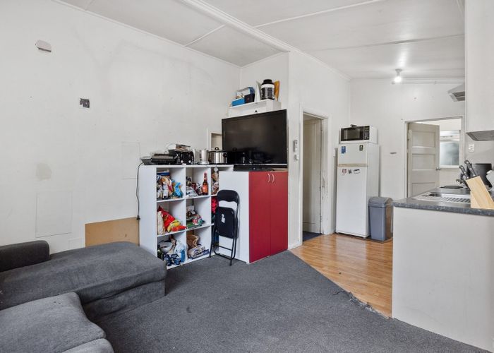  at 116 Gore Place, North Dunedin, Dunedin