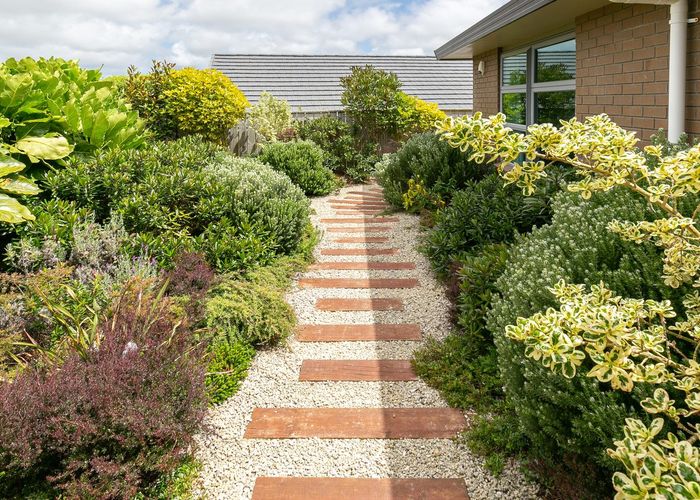  at 9 Cabbage Tree Grove, Woodridge, Wellington