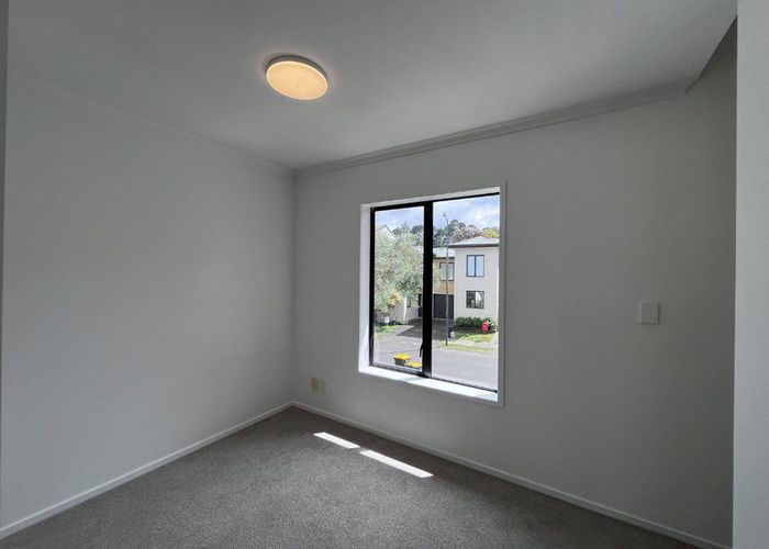  at 4 Barnea Circle, Glen Eden, Waitakere City, Auckland