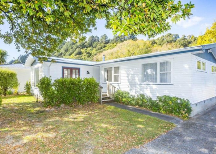  at 14 Molloys Road, Te Marua, Upper Hutt