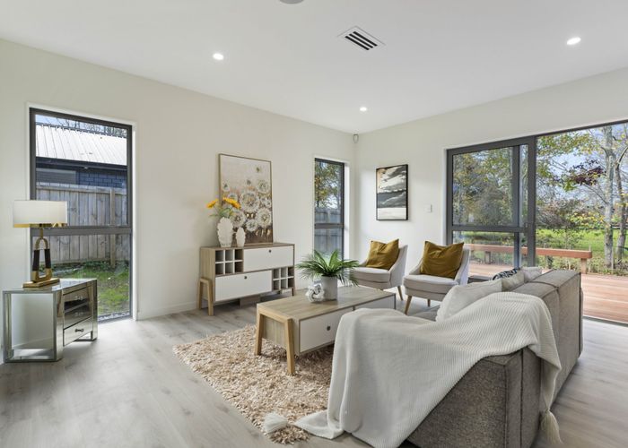  at 8 Munro Oak Lane, Clevedon, Manukau City, Auckland