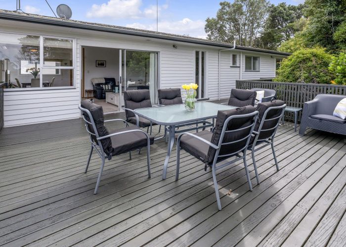  at 2/3 Pohutukawa Avenue, Shelly Park, Manukau City, Auckland